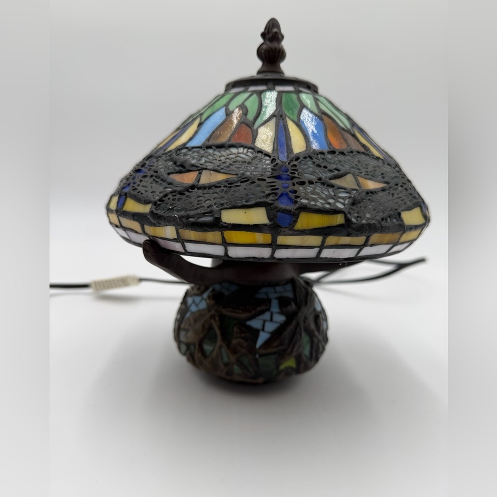 Vintage Tiffany-style Dragonfly Table Lamp